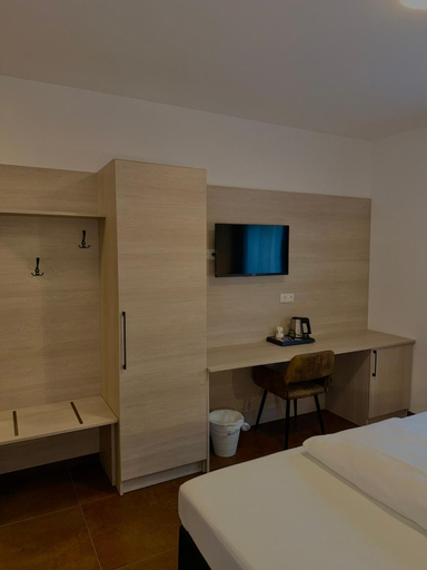 Bedroom 3, Ayhan Hotel, Region Hannover