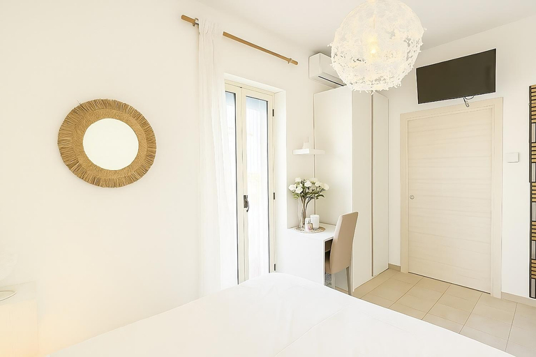 Bedroom 2, Aria di sale B&B, Crotone