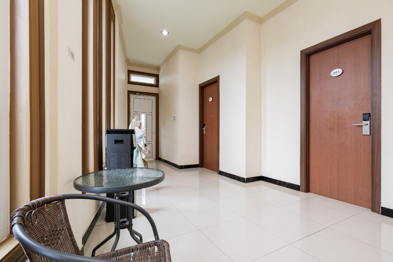 Public Area 3, Urbanview Hotel Syariah Anelia Samarinda by RedDoorz, Samarinda