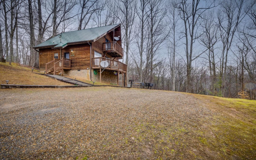 Exterior & Views, Grin N Bear It, Sevier