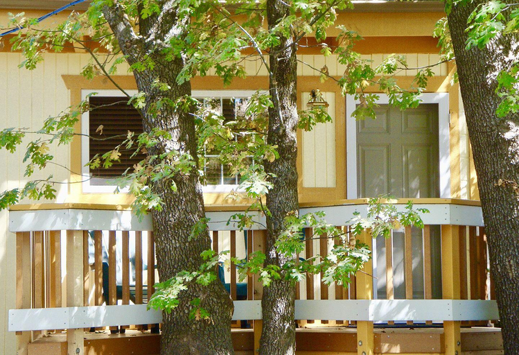Exterior & Views, Giant Oaks Lodge, San Bernardino