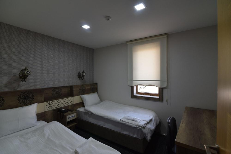 Others 4, Saltuk Otel, Merkez