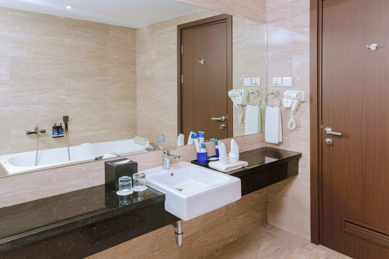 Bathroom 5, Aston Gorontalo Hotel & Convention Center, Gorontalo