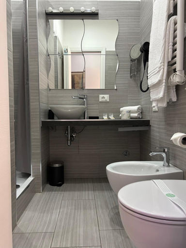 Bathroom 3, Domus Flavia B&B, Roma
