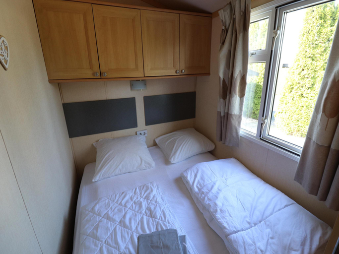 2, Cozy chalet in Tzummarum, Franekeradeel