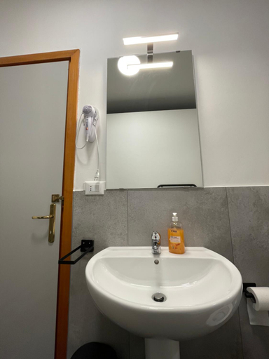 Bathroom 5, Affittacamere LICEN, Trieste