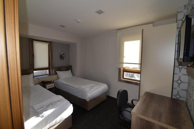 Others 3, Saltuk Otel, Merkez