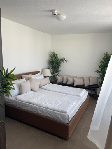 Bedroom 2, Bayer's Boardinghouse und Hotel, München