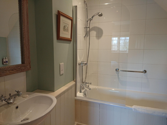 Bathroom 3, Tiger Inn - Elizabeth, East Sussex