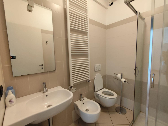 Bathroom 2, Nice Residence, Florence