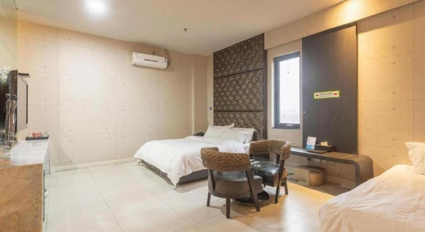 Bedroom 2, Qingdao Hengbo Hotel, Qingdao