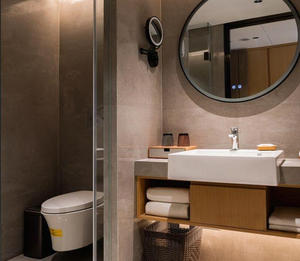 Bathroom, Yong Xing Garden Hotel, Beijing