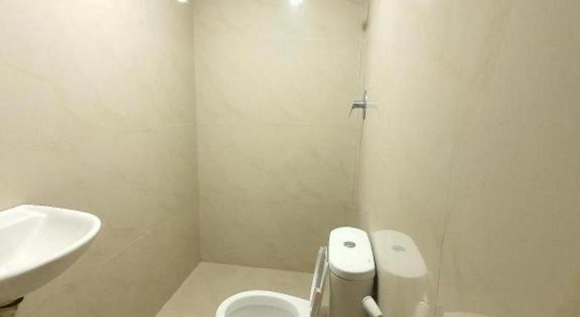 Bathroom 5, Hotel Bintang, Asahan