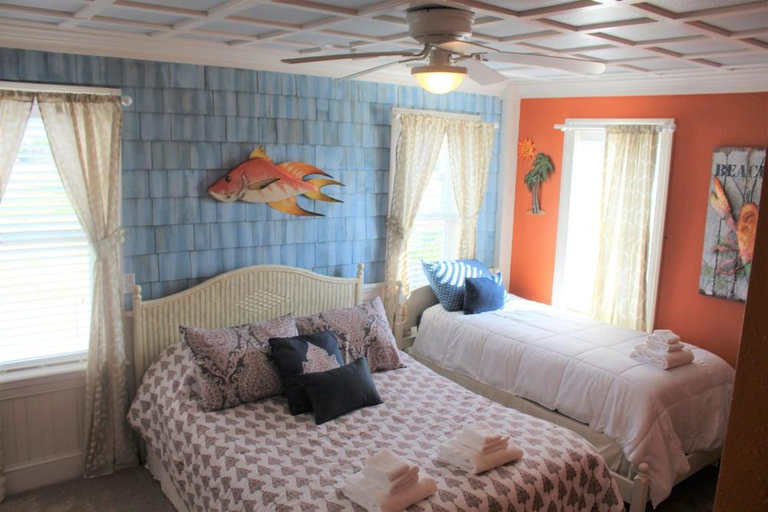 Bedroom 2, Pierhouse Bed & Breakfast, Dare