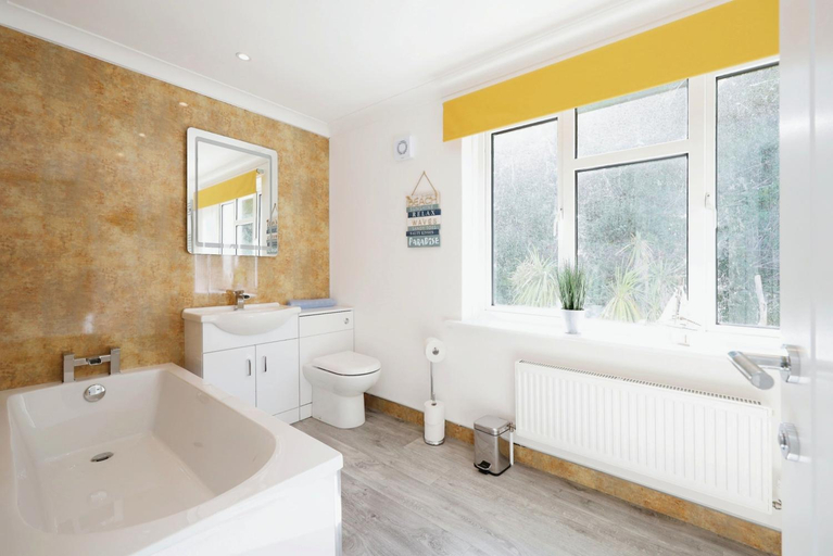 Bathroom 3, The Aqua, Isle of Wight