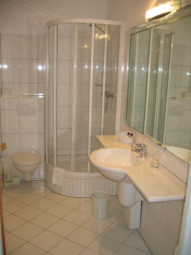Bathroom 5, Hotel Gildenhof An Den Westfalenhallen Dortmund, Dortmund