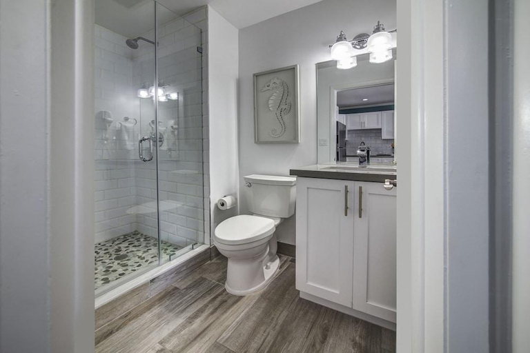 Bathroom 3, May-Dee Suites in Florida, Broward