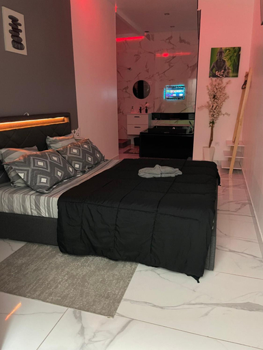 Others 3, Suite Zen Jacuzzi TV Integree Clim Wifi Beziers Centre Arrivee Autonome 24h24, Hérault