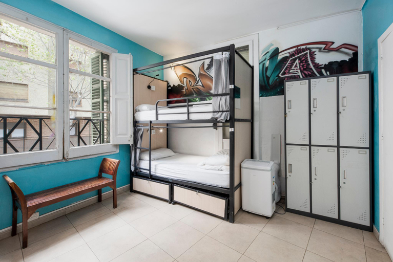 Bedroom 3, No Limit Hostel Graffiti, Barcelona