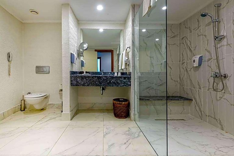 Bathroom 4, Transatlantik Hotel & Spa - All Inclusive, Kemer