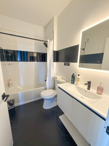 Bathroom 2, Luxury Apartments - Newark Int Airport - Evonify Stays, Union