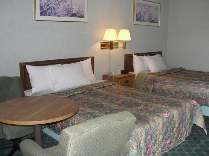 Bedroom 2, Budget Inn, Blount