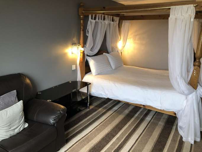 Bedroom 2, The Airman Hotel, Central Bedfordshire