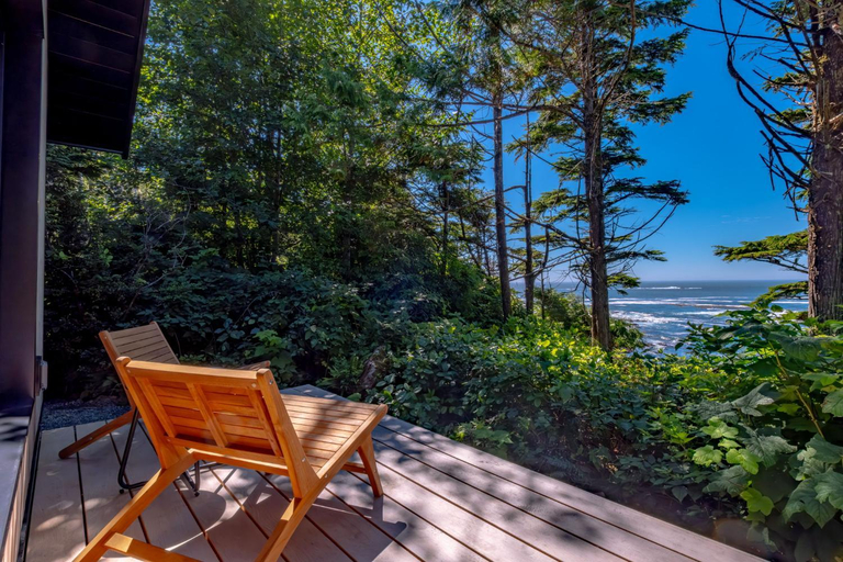 View 5, Fogged Inn, Alberni-Clayoquot