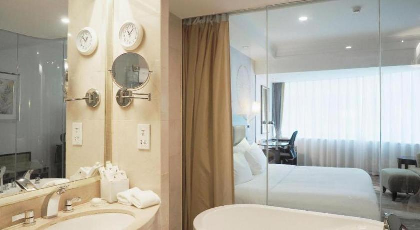 Bathroom 4, Hubei Poly Hotel, Wuhan
