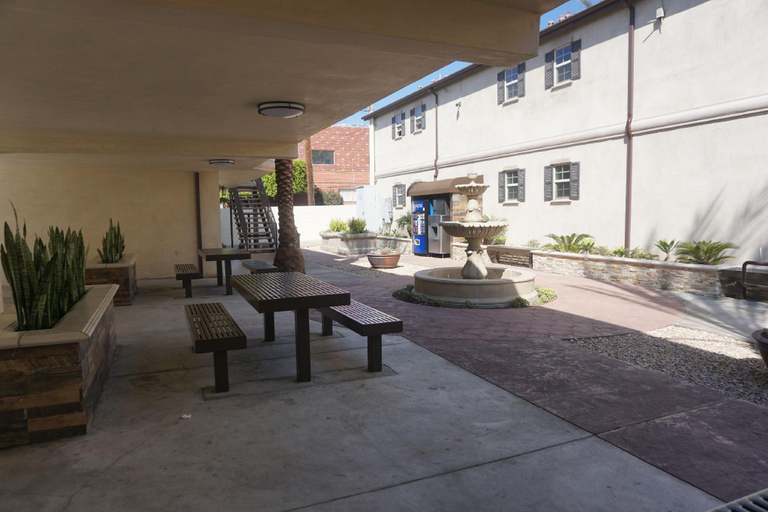 Others 5, Tuscan Garden Inn, Los Angeles