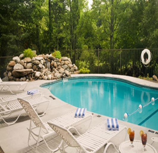 Sport & Beauty 2, Sugar Hill Inn, Grafton