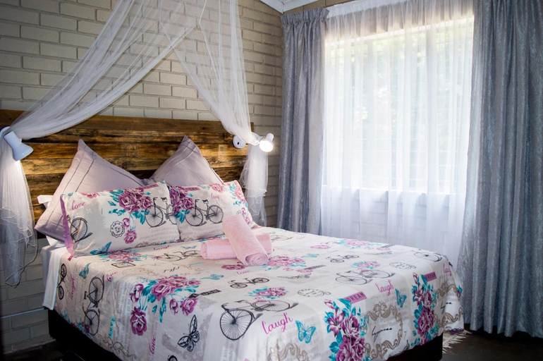 Bedroom 3, Hartbeespoort Country Hotel & Spa, Bojanala