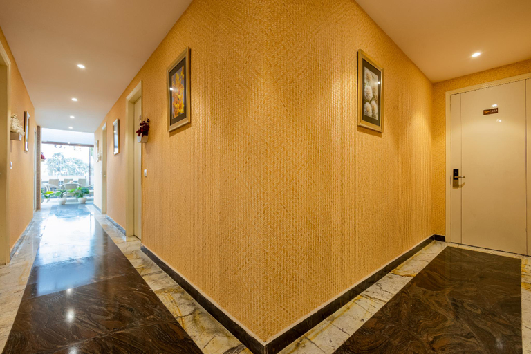 Lobby 5, Hotel Ginzer Plaza By ASPL, Gautam Buddha Nagar