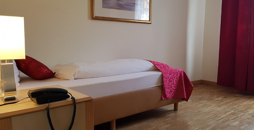 Bedroom 3, Hotel Post, Main-Taunus-Kreis