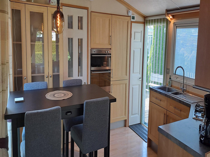 5, Cozy chalet in Tzummarum, Franekeradeel