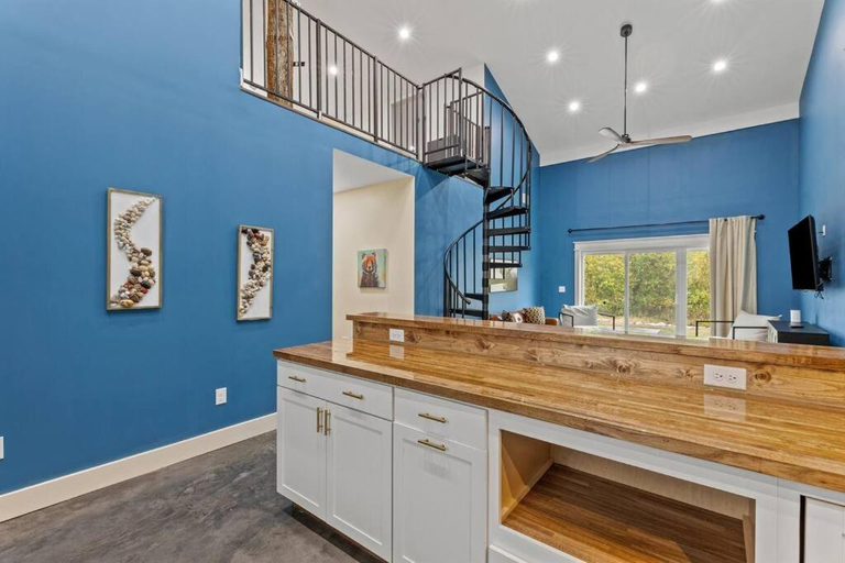 5, New Barndo/Private River Access/ 2 Private Hot Tub, Powell