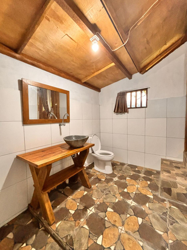 Bathroom 3, Girang Rinjani Bungalows, Lombok