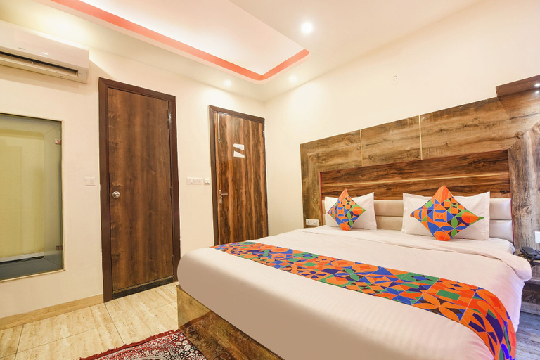 Room 5, Fabhotel Dev Residency, Delhi