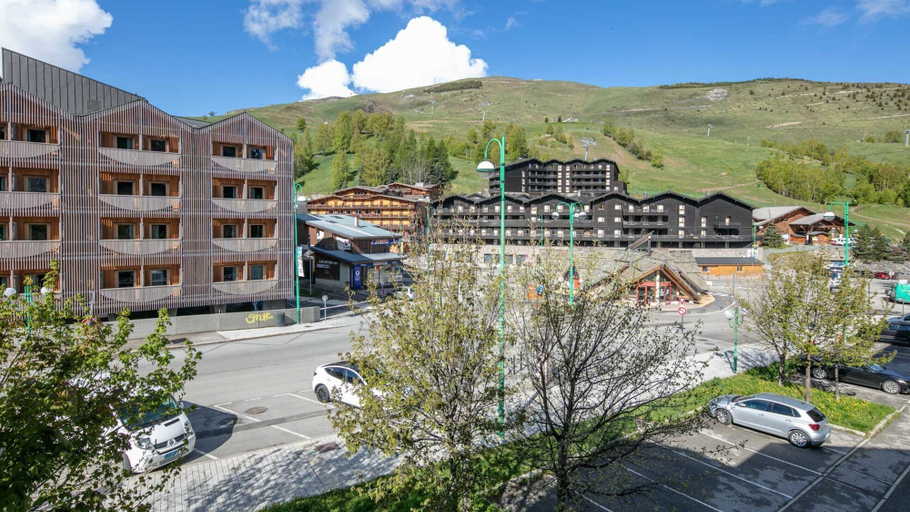 Exterior 4, Mountain Retreat in Les Deux Alpes, Isère