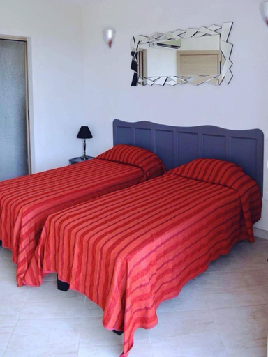 Room 3, Modern Family Villa With a Pool, Corse-du-Sud