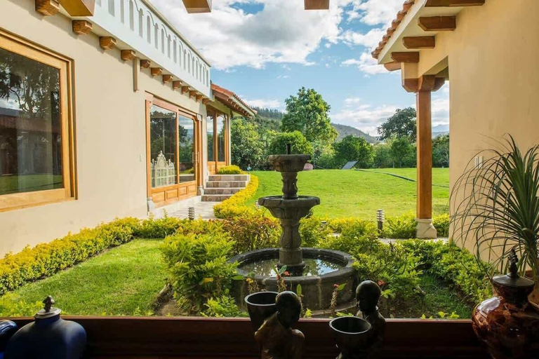 Room 4, Lujosa Casa Guayllabamba BBQ Jacuzzi Gym Piscina, Quito
