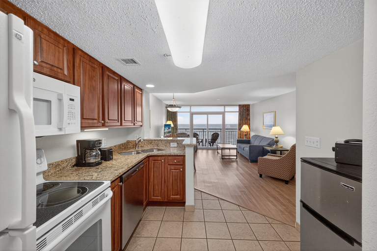 Interior 3, Atlantica 854, Horry