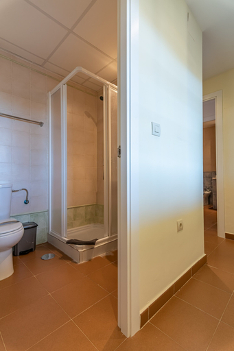 Bathroom 4, Family Apartment With Amenities, Huelva