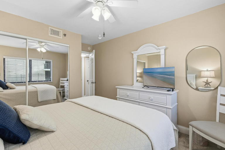 Bedroom 3, Sunrise 109, Volusia