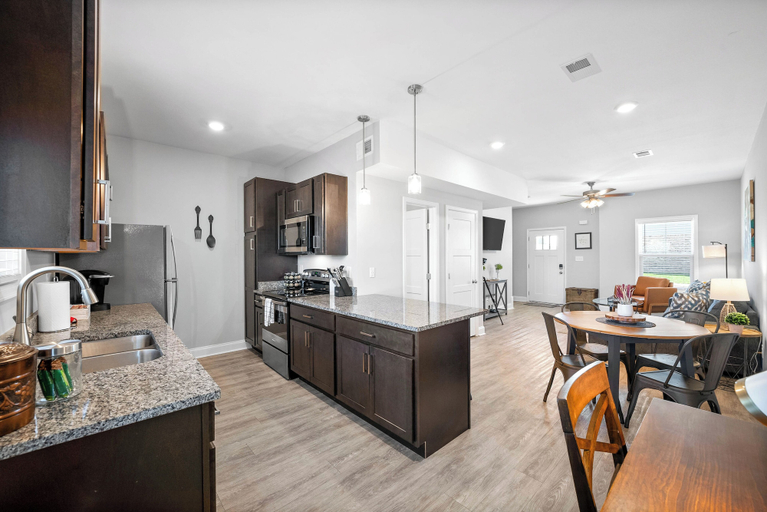 Interior 3, Unit #606, Montgomery