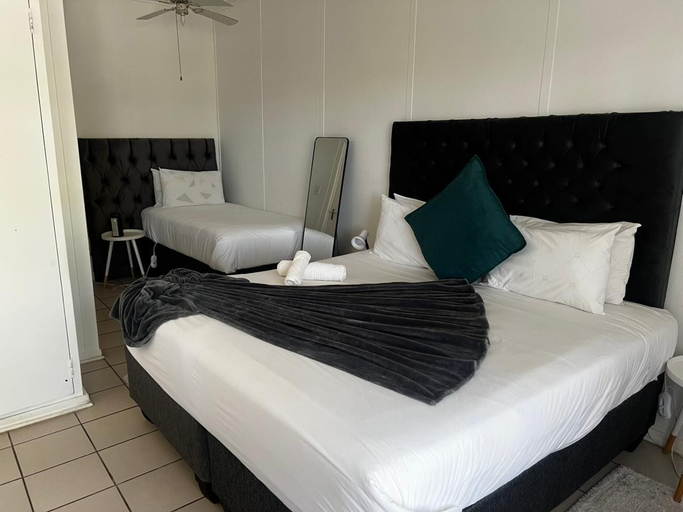 Room 5, Sagrada Guest House, O.R.Tambo