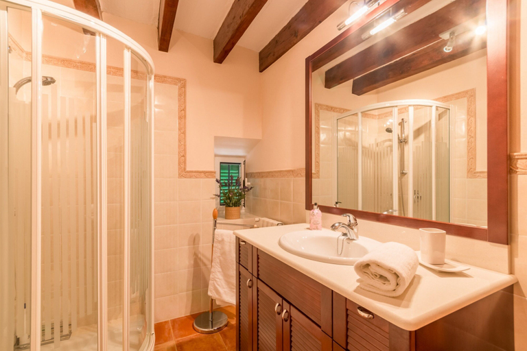 Bathroom 5, Charming Country House in Esporlas, Baleares