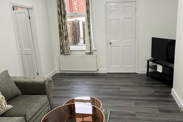 Living area 3, 2 Bed Flat - Sleeps 3 - Parking - Wifi, South Tyneside