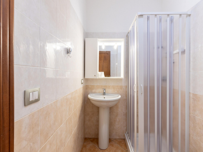 Bathroom 5, In a Residence With a Private Patio and air Conditioning, Sassari
