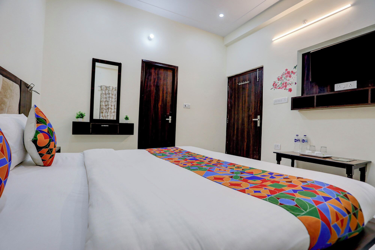 Room 5, Fabhotel Abhinanandan Palace, Faizabad